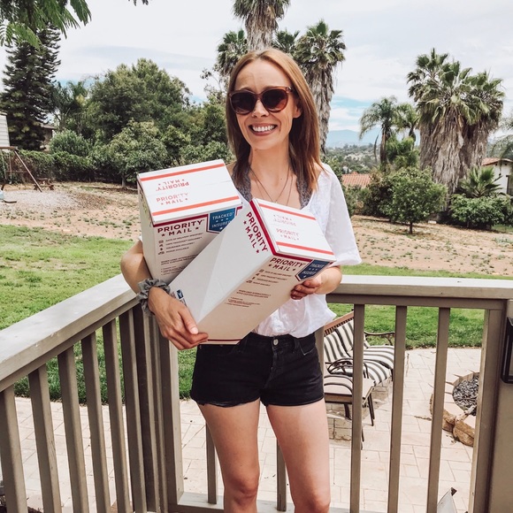 Meet Your Seller Stylist ๐ฟ - Picture 3 of 8